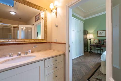 Historic Florentine Residence - Santo Spirito