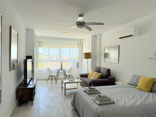 VER61 - Design Studio with Sea Views and Pool - 6th Floor, AC, Lift