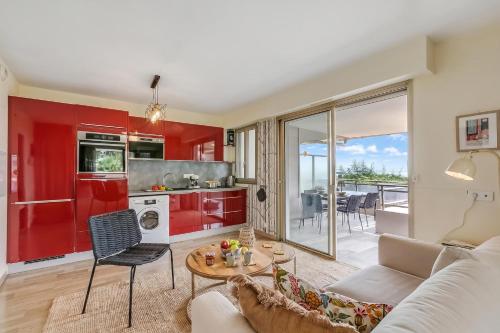 Studio Near Beach, Sea View & Garage - Happy Rentals