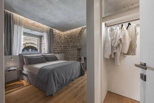 2BR Luxury Tower-House Prime Location Cosy