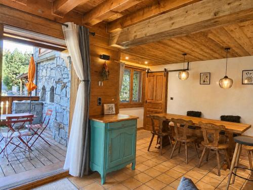 Méribel - 200 m des pistes de ski - Appartement dans chalet - parking privé