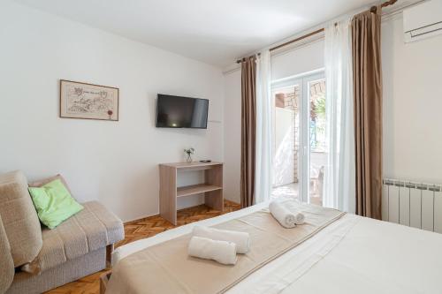 Apartments Ivo