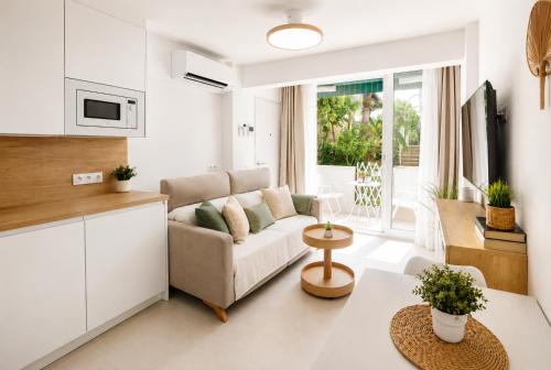 Molly Beach Luxe