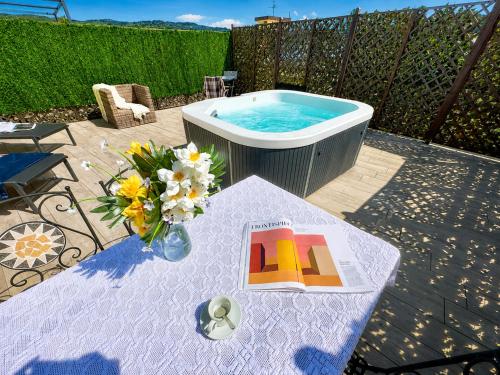Sunset Jacuzzi Penthouse in Florence