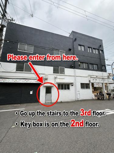 LEON RESORT HOTEL Max 9 people USJ 5 min Nanba 12 min Osaka Station 5 min Chidoribashi 5 min Shinsaibashi Osaka Castle 14 min The best location for sightseeing in Osaka USJ5分 なんば12分 大阪駅5分 千鳥橋5分 心斎橋大阪城14分