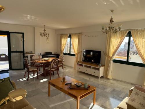 Prestige Penthouse with Stunning Sea Views