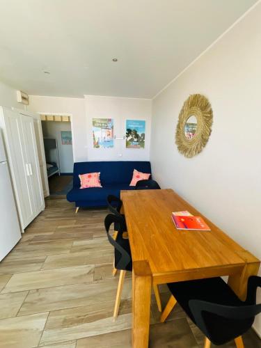 APPARTEMENT 6 PERSONNES VUE MER 30 M DE LA PLAGE