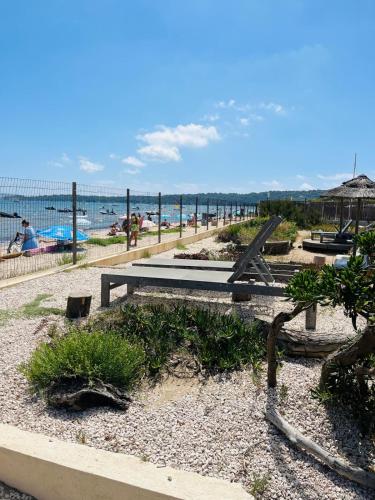 APPARTEMENT 6 PERSONNES VUE MER 30 M DE LA PLAGE