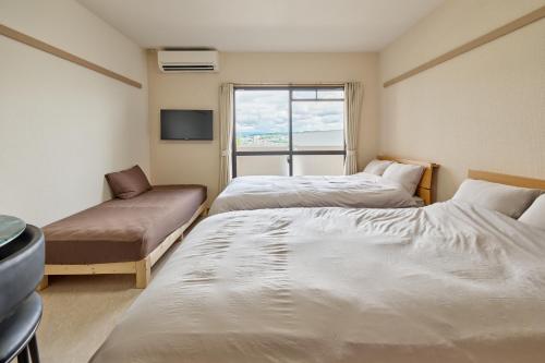 Green hills 203