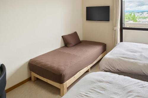 Green hills 203