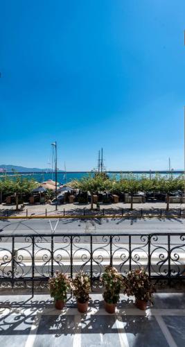 Aigli Seafront Loft-Bespoke Design Gem