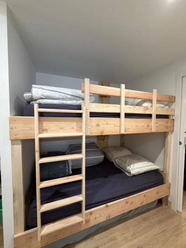 Appartement départ arrivée skis aux pieds MEIJE 3 vue vallée blanche rénové entièrement WIFI