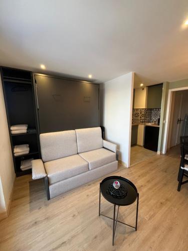 Appartement départ arrivée skis aux pieds MEIJE 3 vue vallée blanche rénové entièrement WIFI