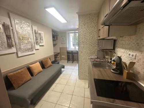 Studio in Nice center, 2mins from sea