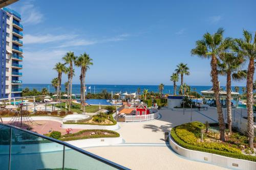 Luxury Sea View Apartment in Sea Senses by Zanis