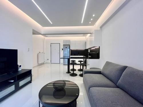 Modern 1BR Apt near Riviera