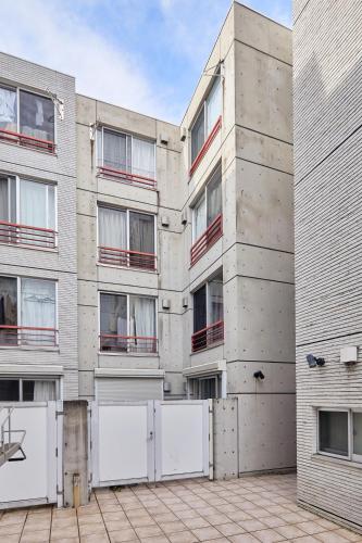 Shirogane Apartment