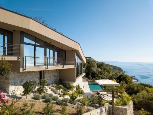 Luxury & Unique Villa Bevel House with sea view
