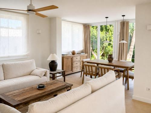 Private villa in Marbella, beach and pool