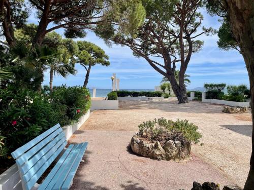 Studio climatisé en bord de mer et Plage privée