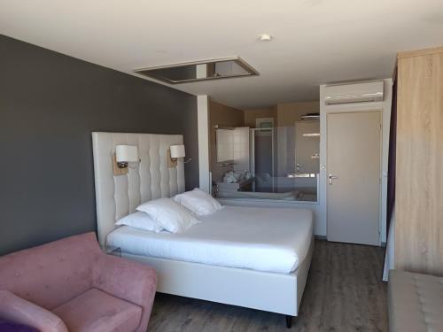 1 Le Jardin d'Eden - An exclusive naturist couples retreat