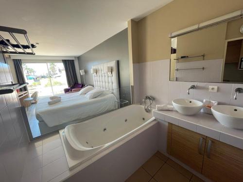1 Le Jardin d'Eden - An exclusive naturist couples retreat