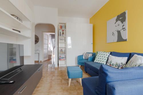 GuestHost - Cozy Balcony Flat near Porta Romana