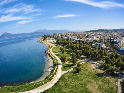 Light & Kozy Residence - Jacuzzi Lux Stay in Patra