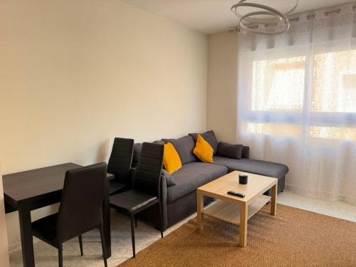 Mar Baltico apartment by Los Locos beach