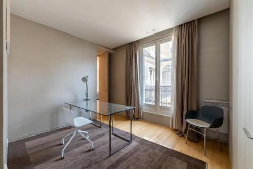 Duplex, Paris 8