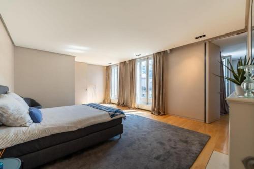 Duplex, Paris 8