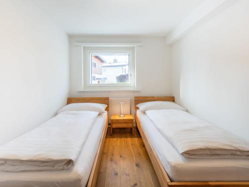 Apartment Majo 3-5 by Interhome