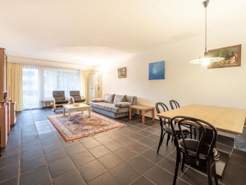 Apartment Val Signina 3-5 by Interhome