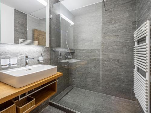Apartment Val Signina 1-13a by Interhome