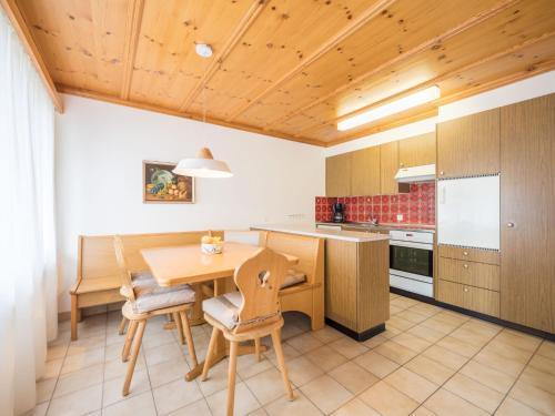 Apartment Val Signina 1-13a by Interhome