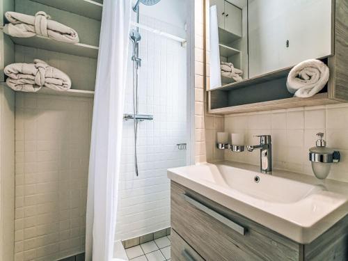 Apartment Laret 6-11 by Interhome