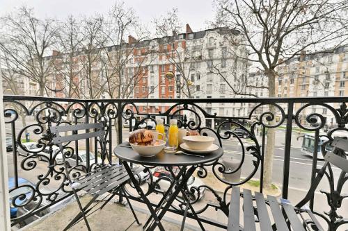 Charming, cozy and air-conditioned Paris 17