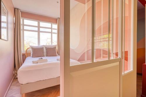 2-Bedroom Air-Conditioned Apartment in the Heart of Paris 17th