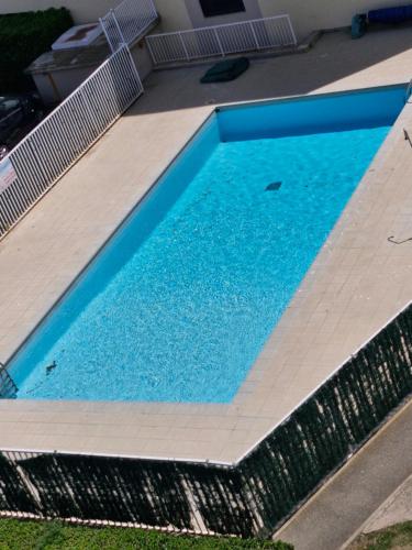 Les pieds dans l eau avec accès piscine privée
