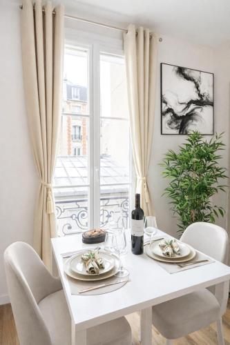 Arc de Triomphe - Premium family apartment for 5