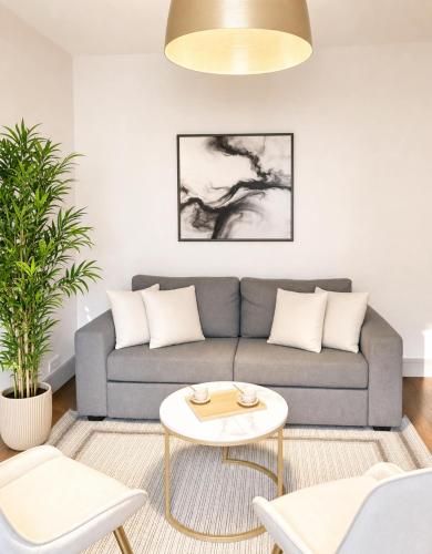 Arc de Triomphe - Premium family apartment for 5