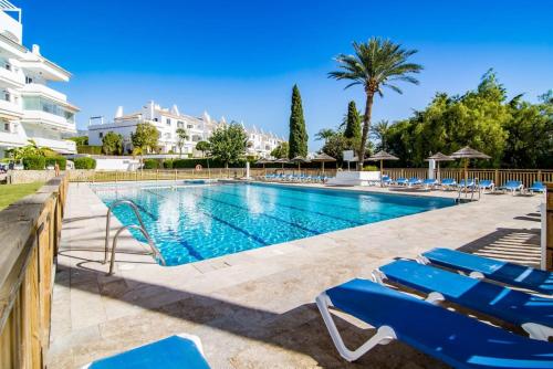 Royal Gardens Puerto Banús, 1BR Apartment with Pool
