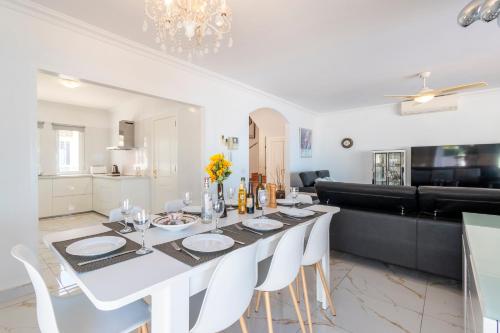 Villa Romantica Lovely 4 Bedroom Villa Private Heated Pool