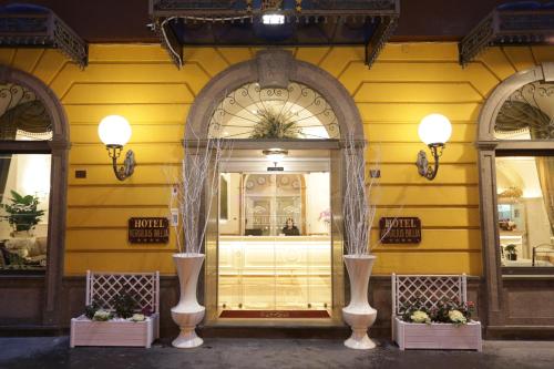 Muka bangunan atau pintu masuk Hotel Vergilius Billia