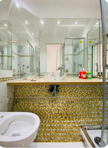 Elegant rooms with private bathroom