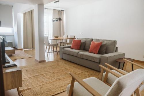 Estoril Coastal Retreat By Local