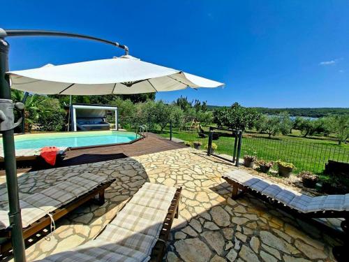 Beach houses Ive & Beta, olive grove, sea, swimming pool, jacuzzi, fenced yard, barbecue - Istria