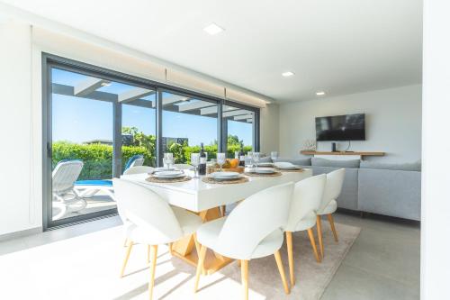Villa de la Ponte by Atlantic Holiday