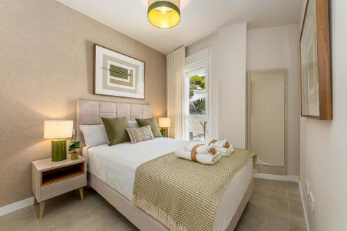797 HOLIDAY RENTALS - Lujoso piso con piscina privada