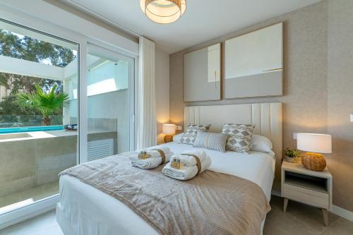 797 HOLIDAY RENTALS - Lujoso piso con piscina privada